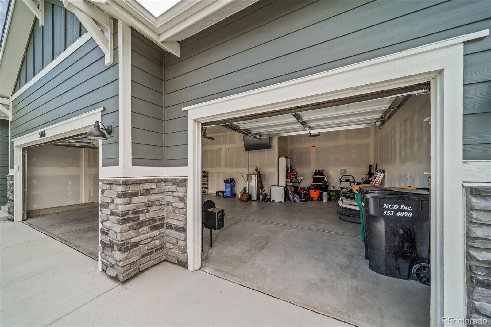 3400 Dryden Place