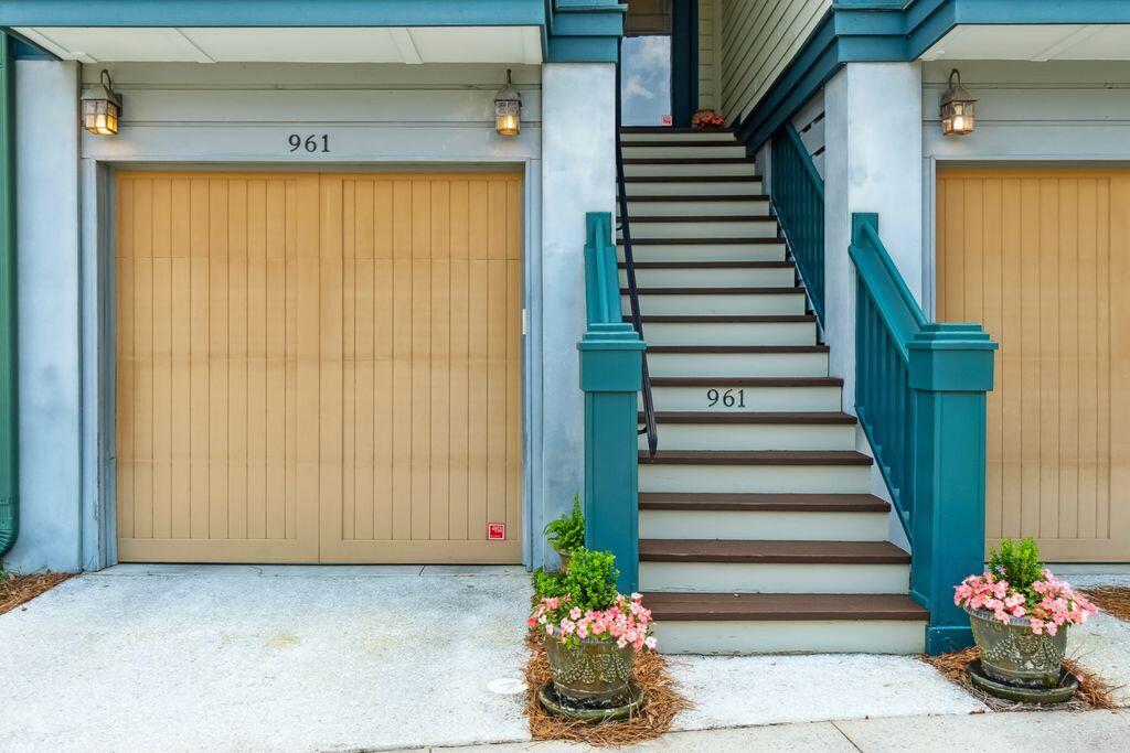 961 Cove Bay Lane # A10