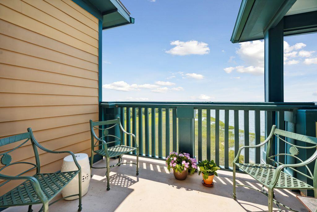 961 Cove Bay Lane # A10