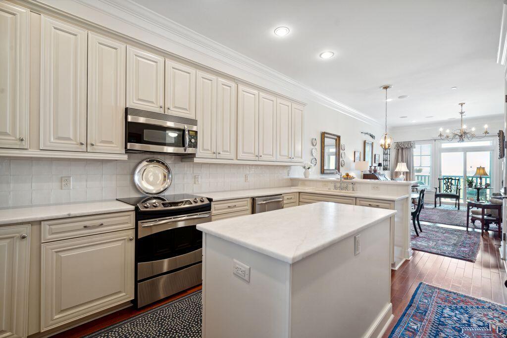 961 Cove Bay Lane # A10