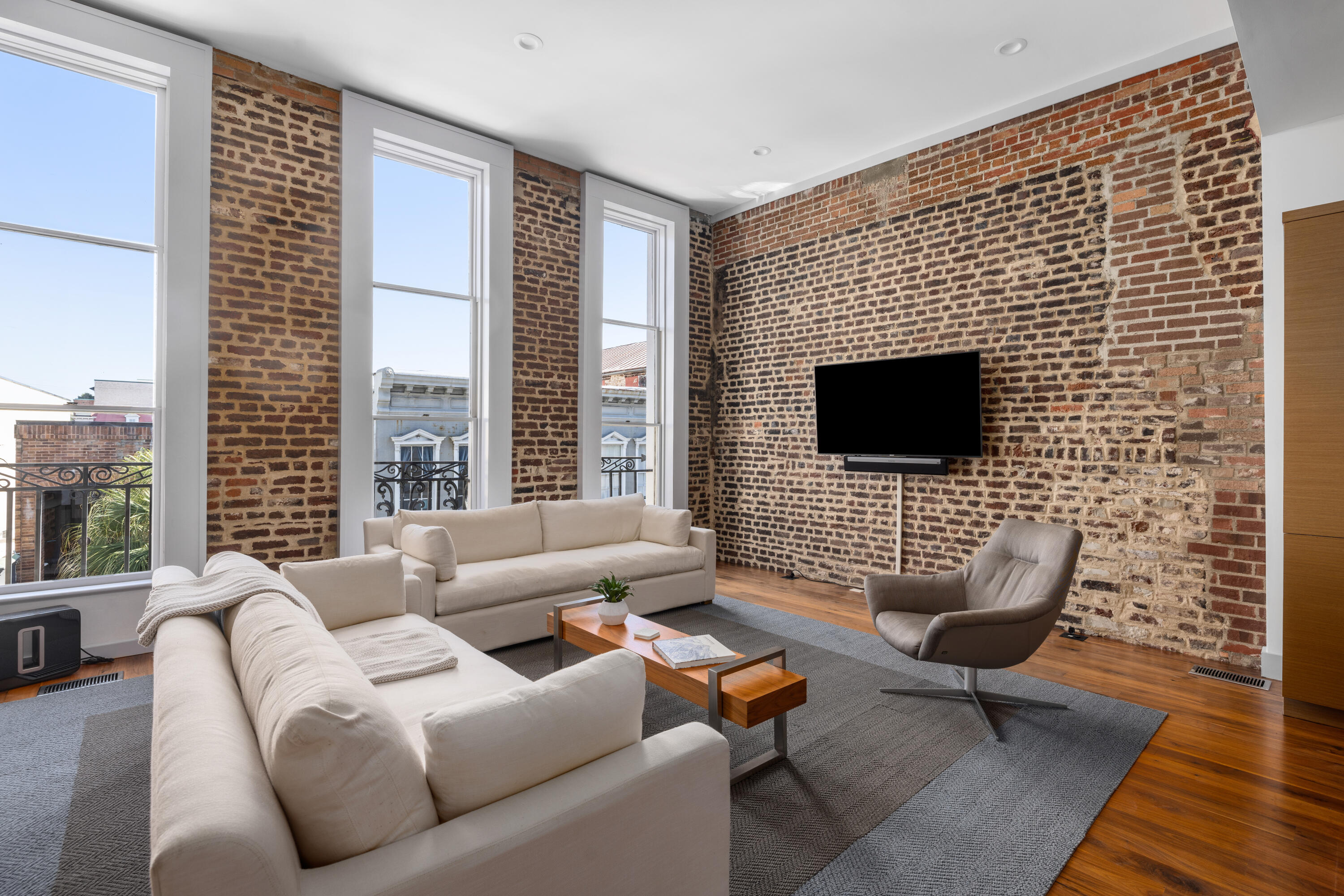 315 King Street # 203