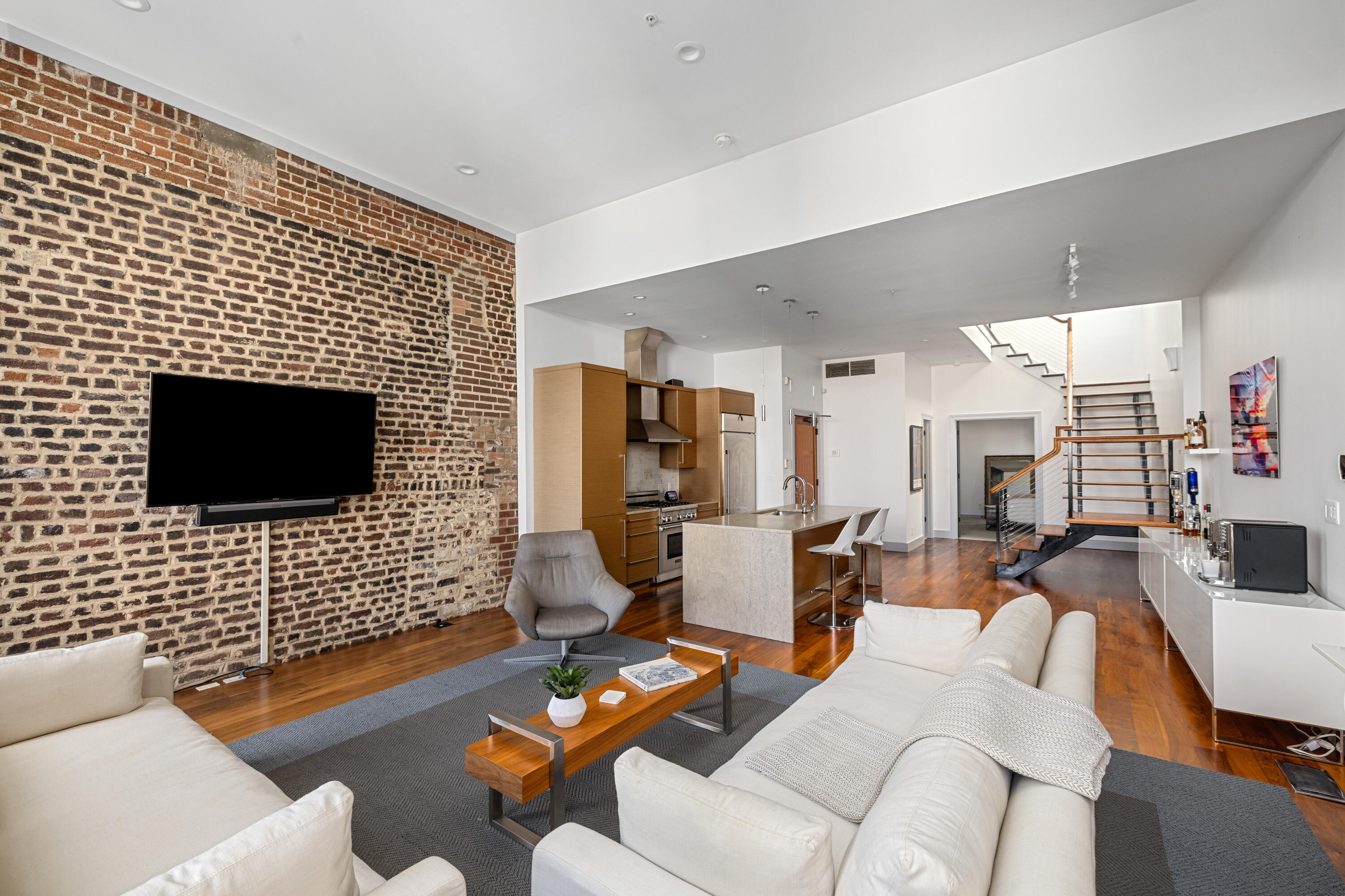 315 King Street # 203