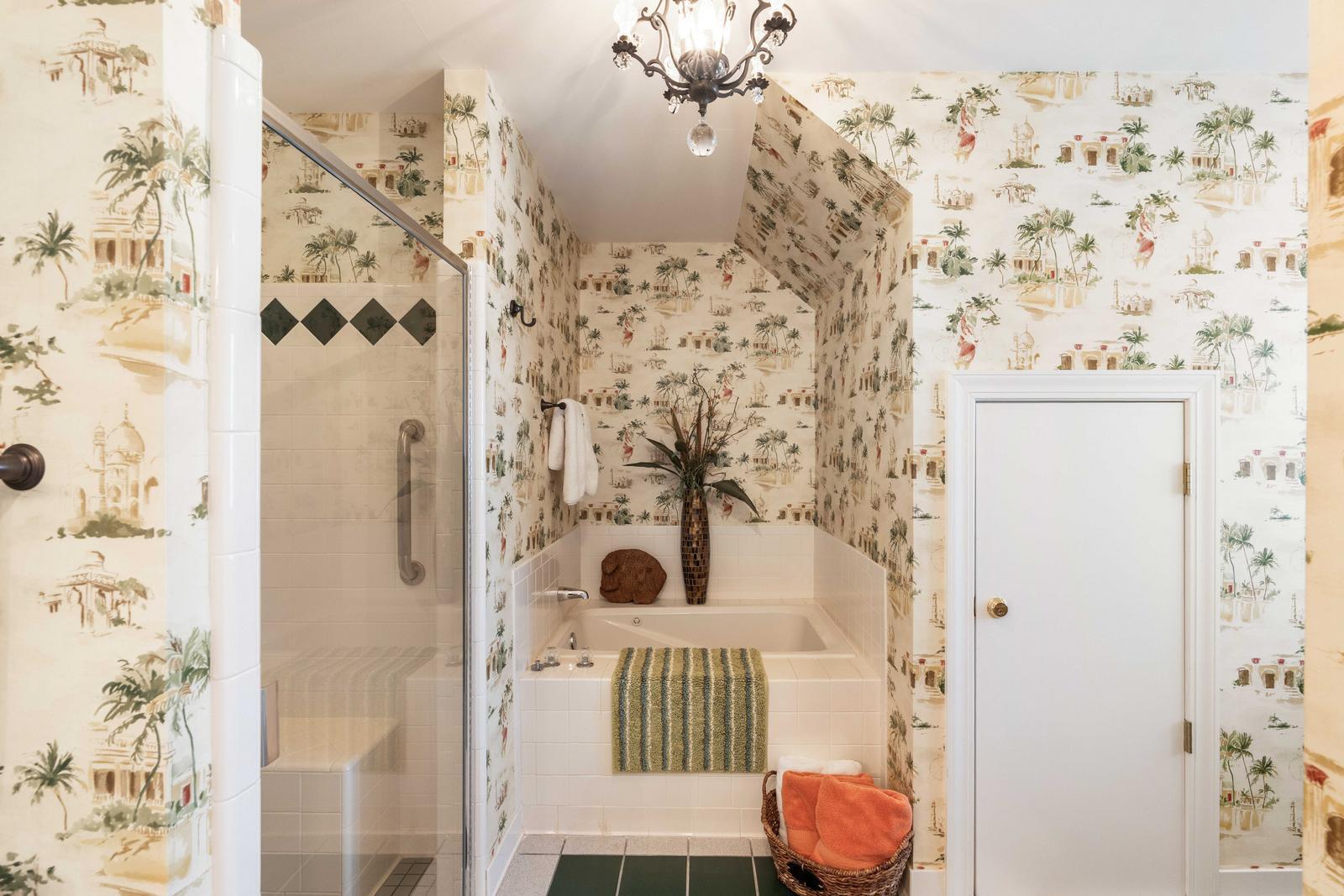 16 Fairway Village Lane