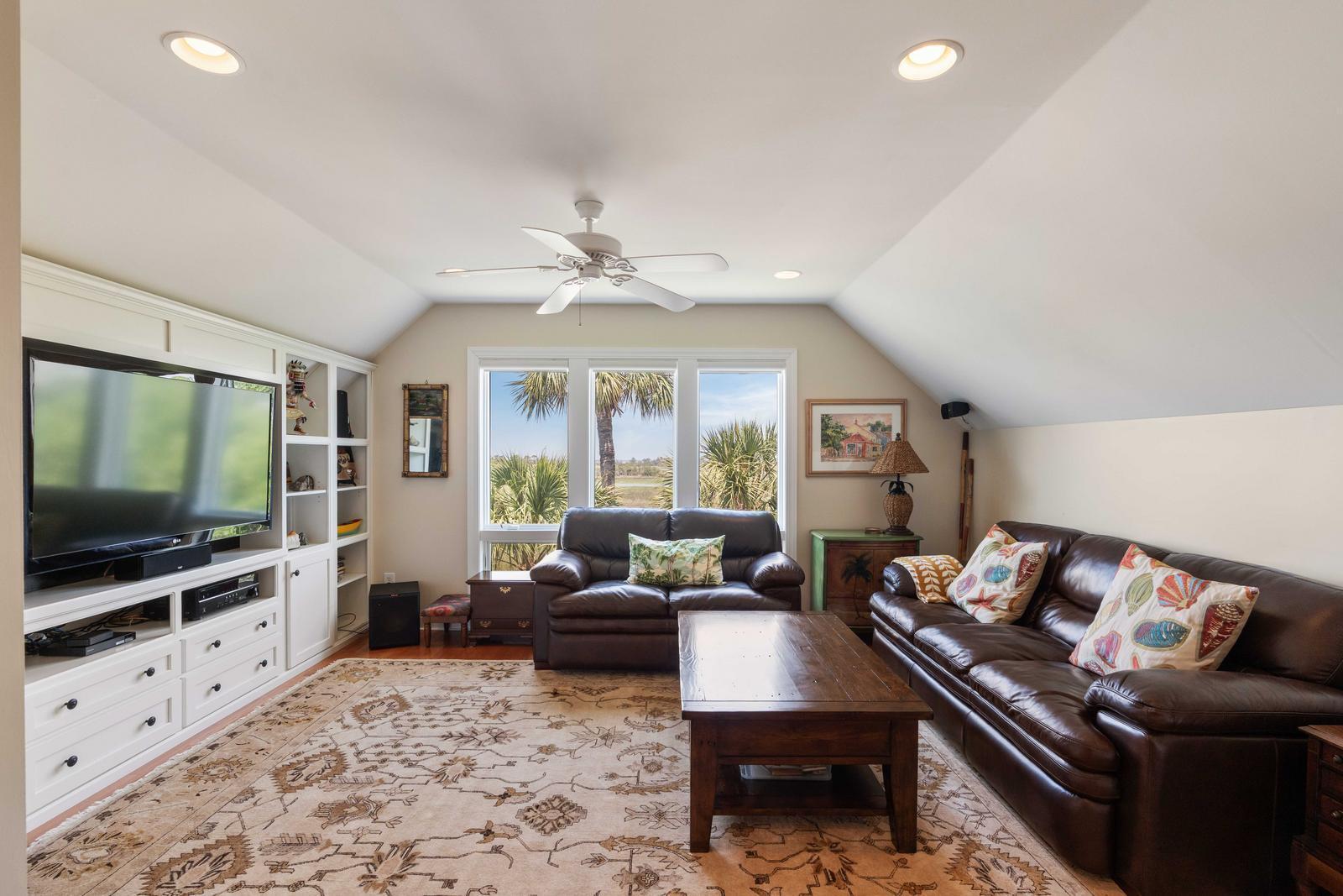 16 Fairway Village Lane