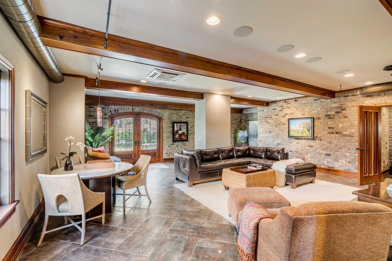 106 Murray Boulevard