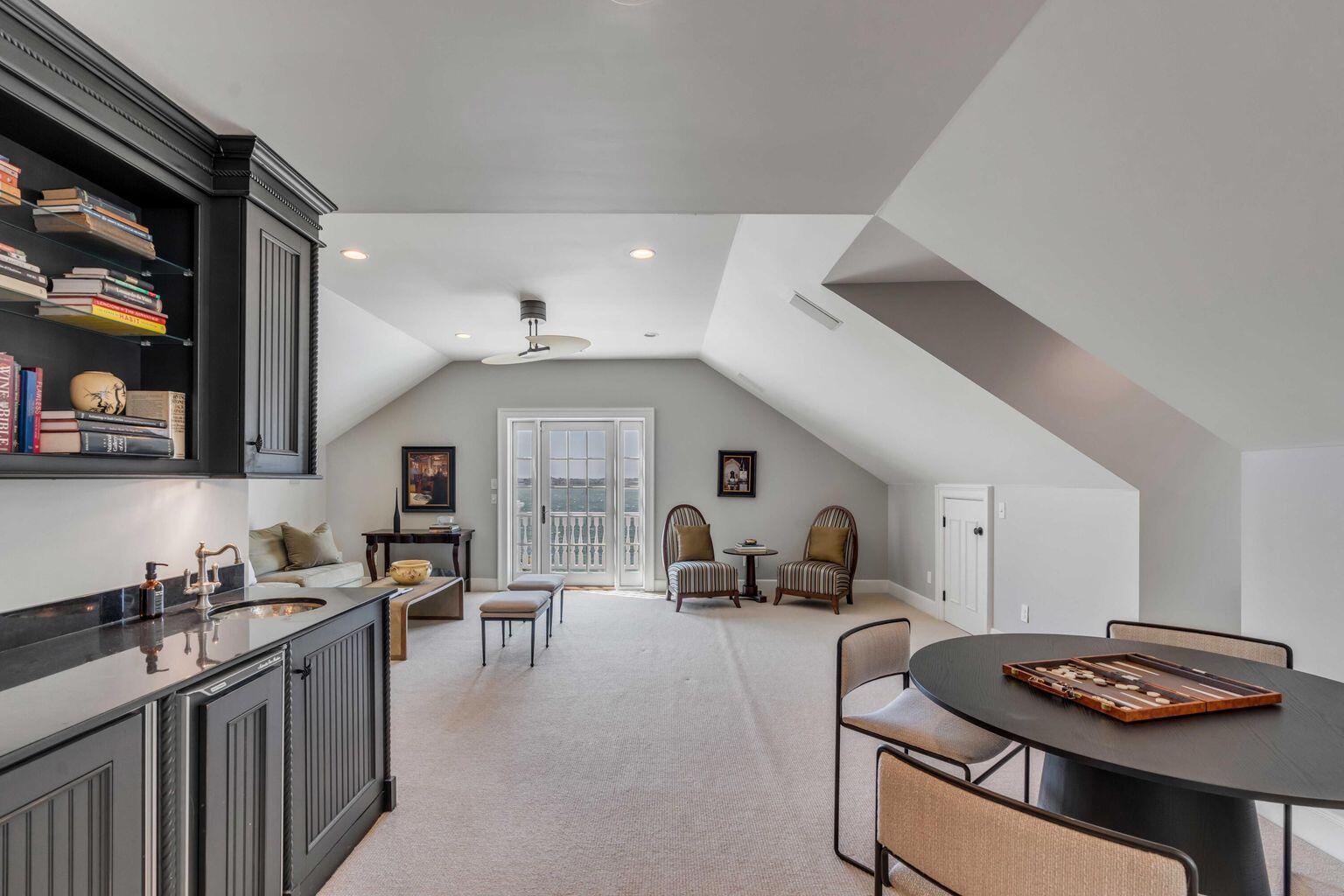 106 Murray Boulevard