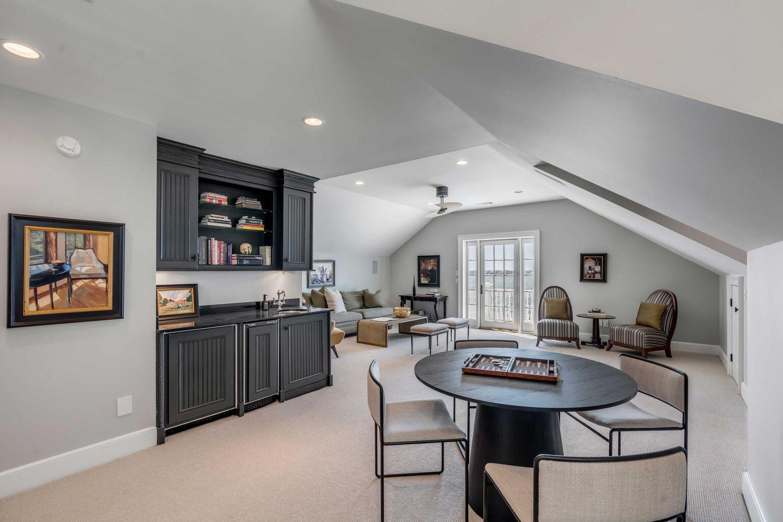 106 Murray Boulevard