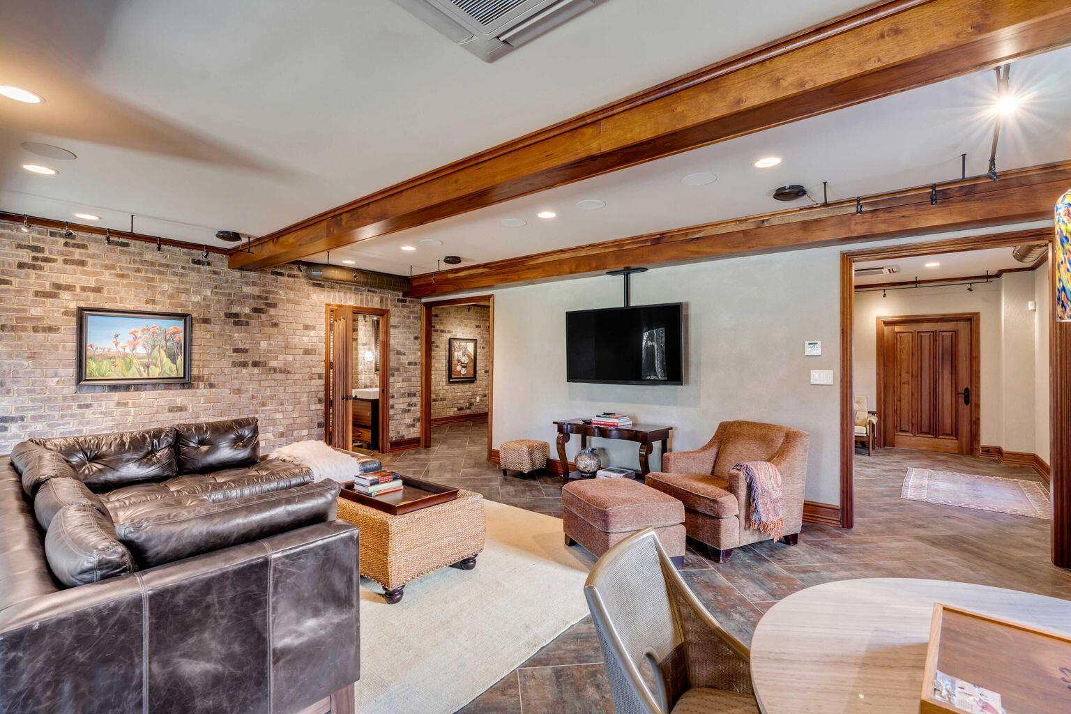 106 Murray Boulevard