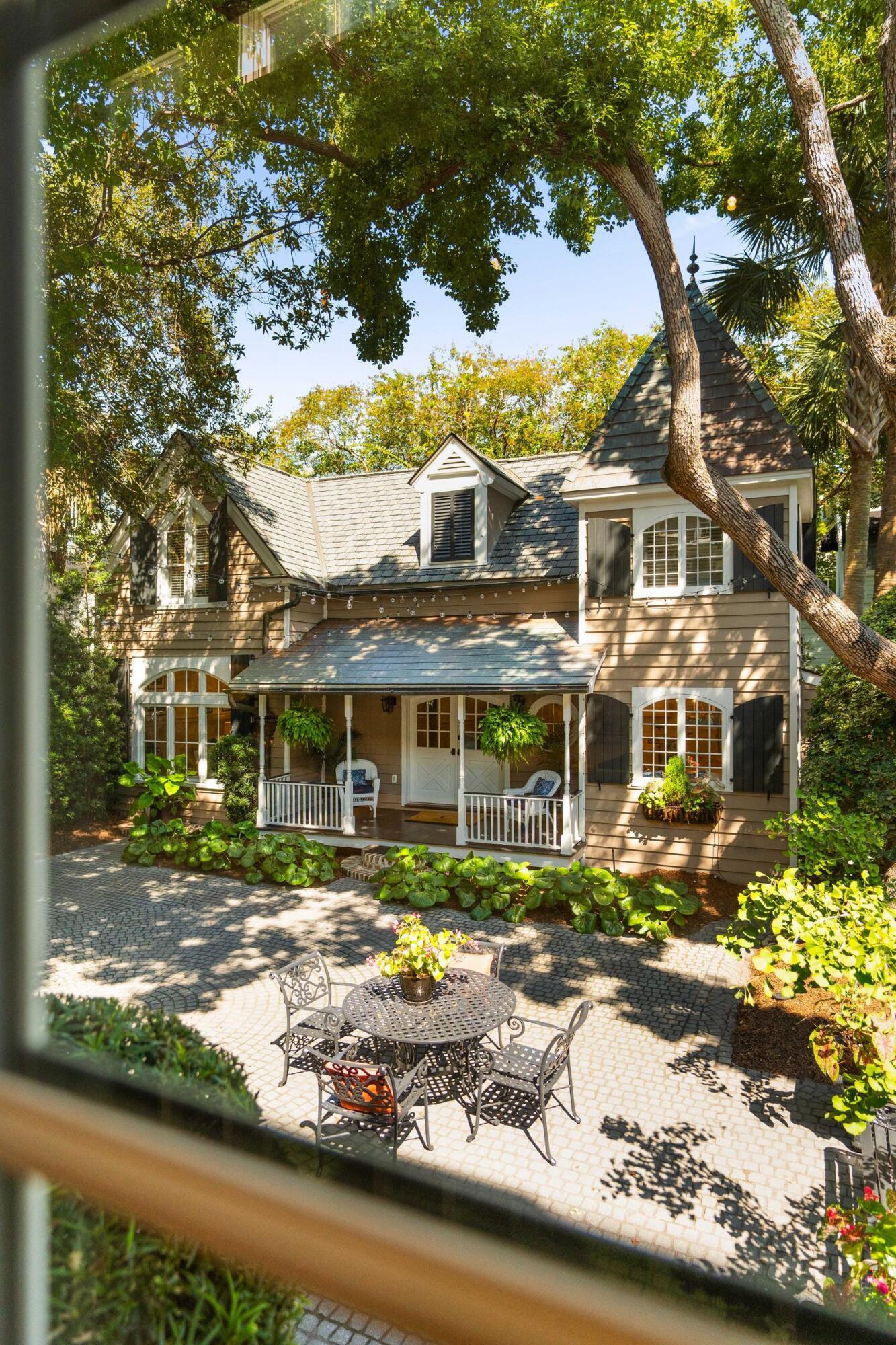 22 Rutledge Avenue