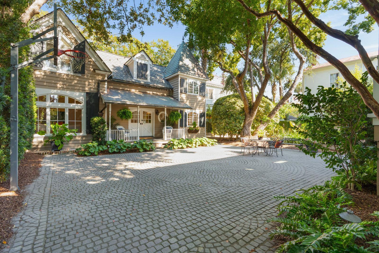22 Rutledge Avenue
