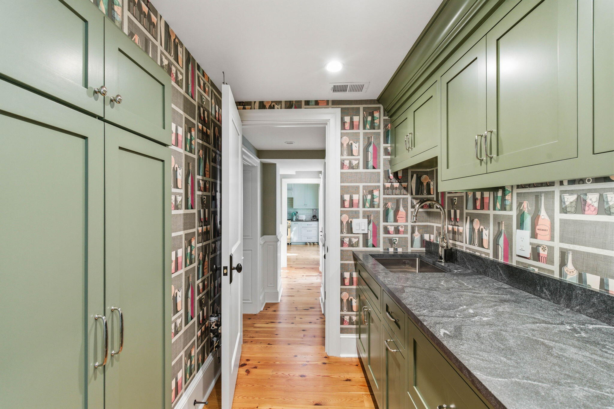 4 Bedons Alley