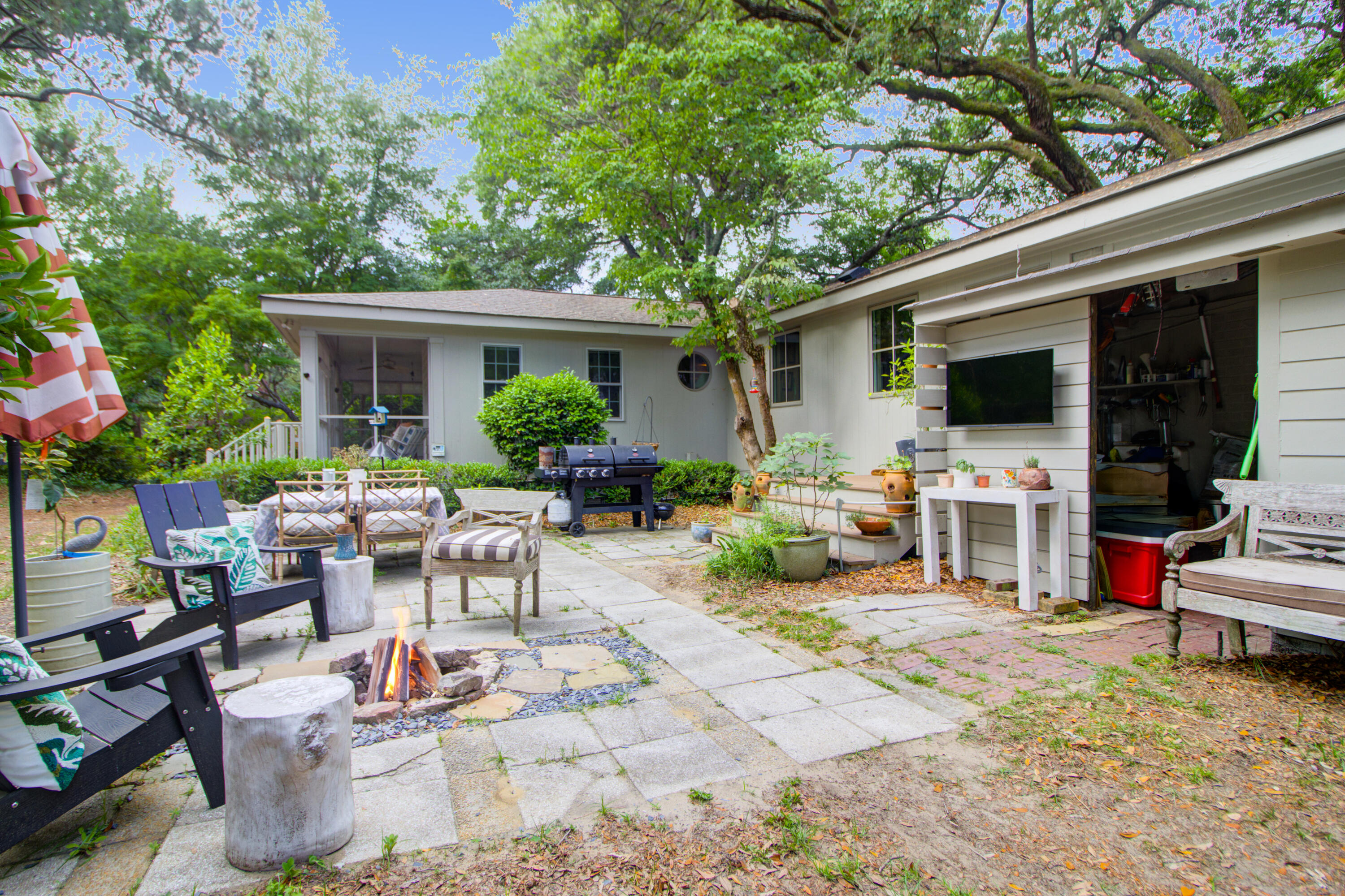 971 Cliffwood Drive
