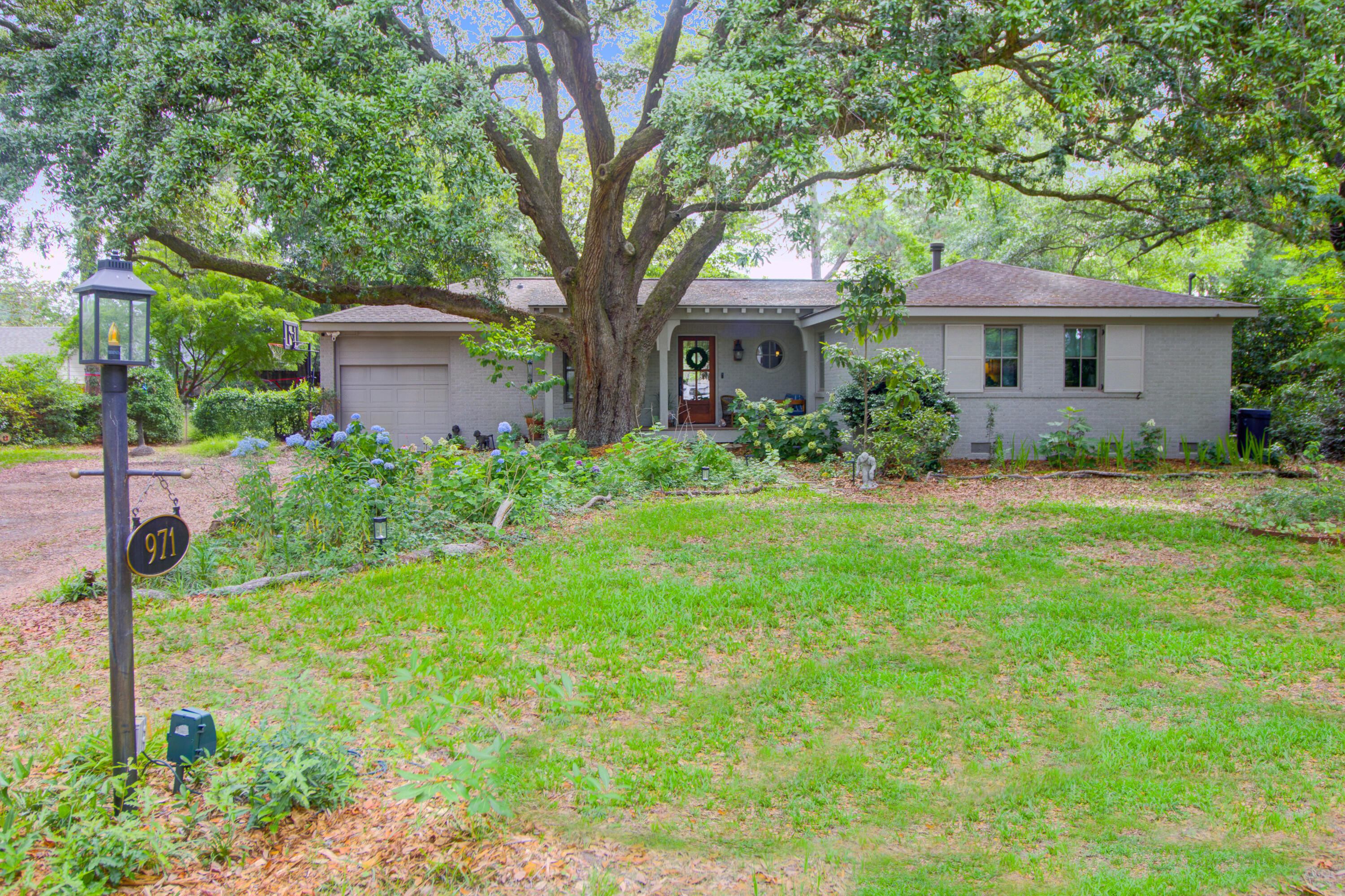 971 Cliffwood Drive
