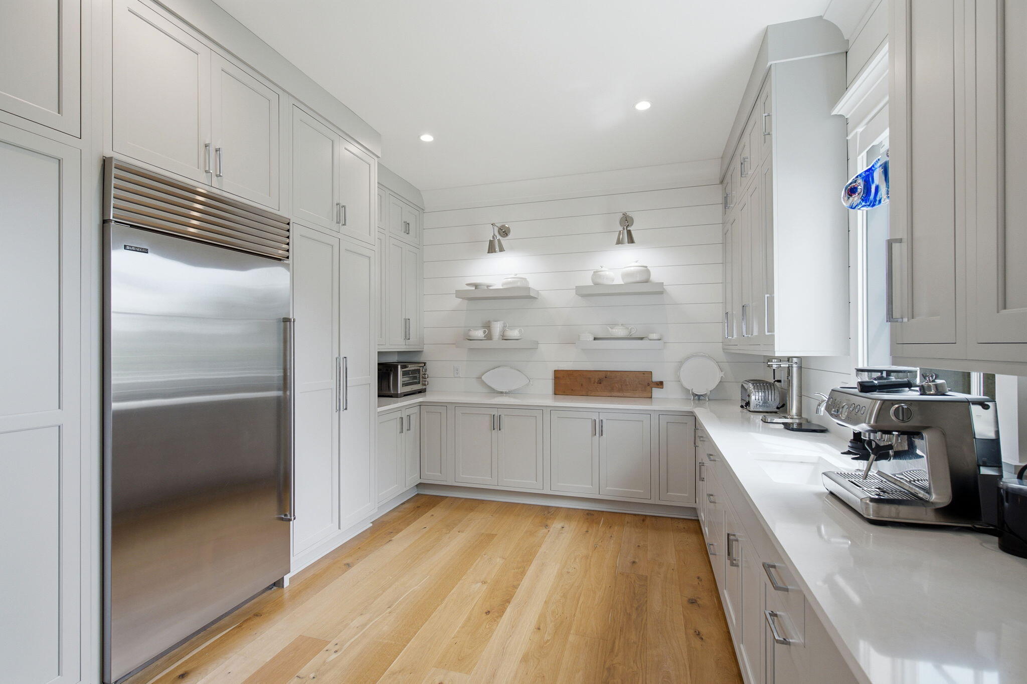 608 Ocean Boulevard