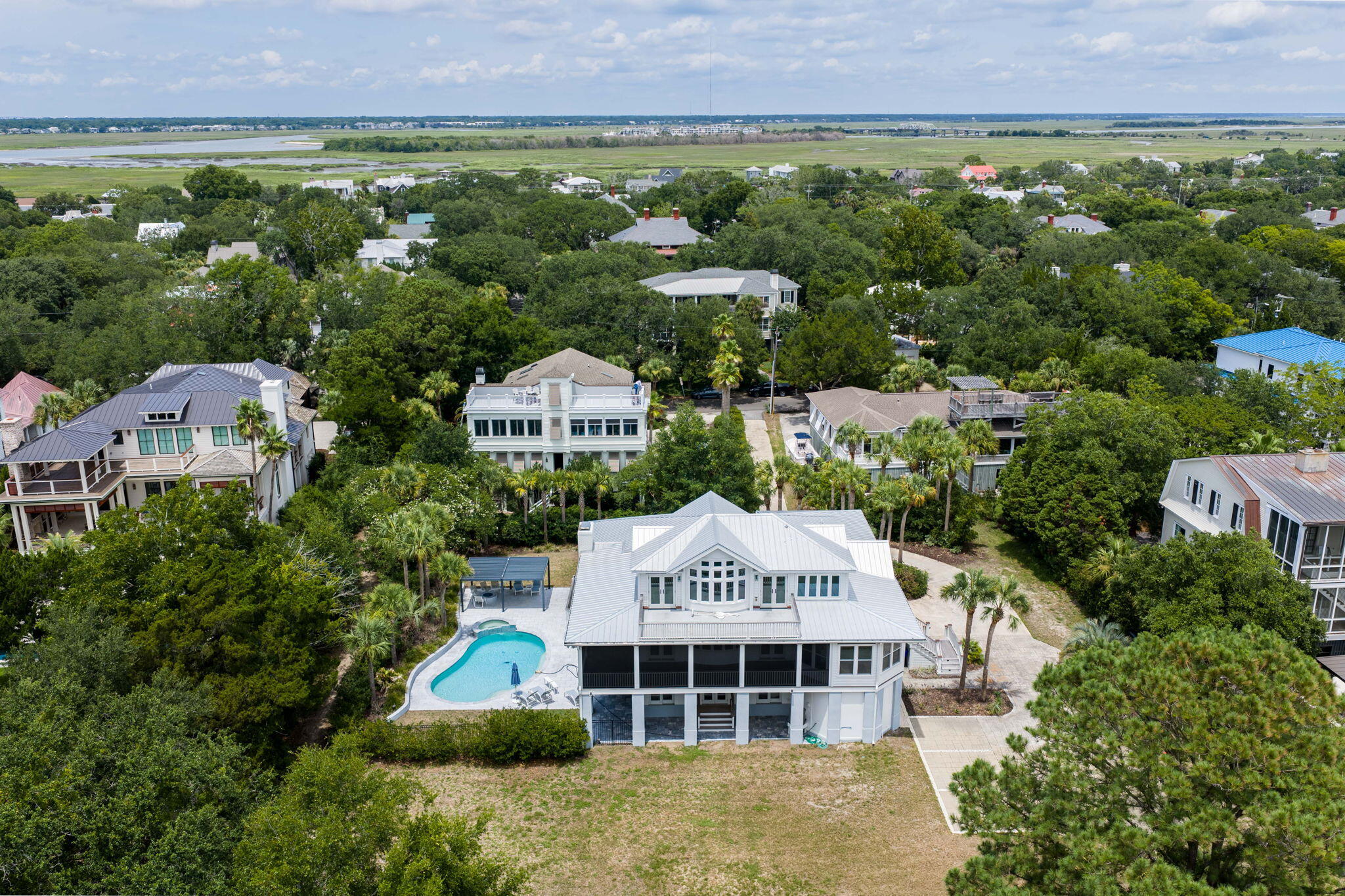 523 Deer Street