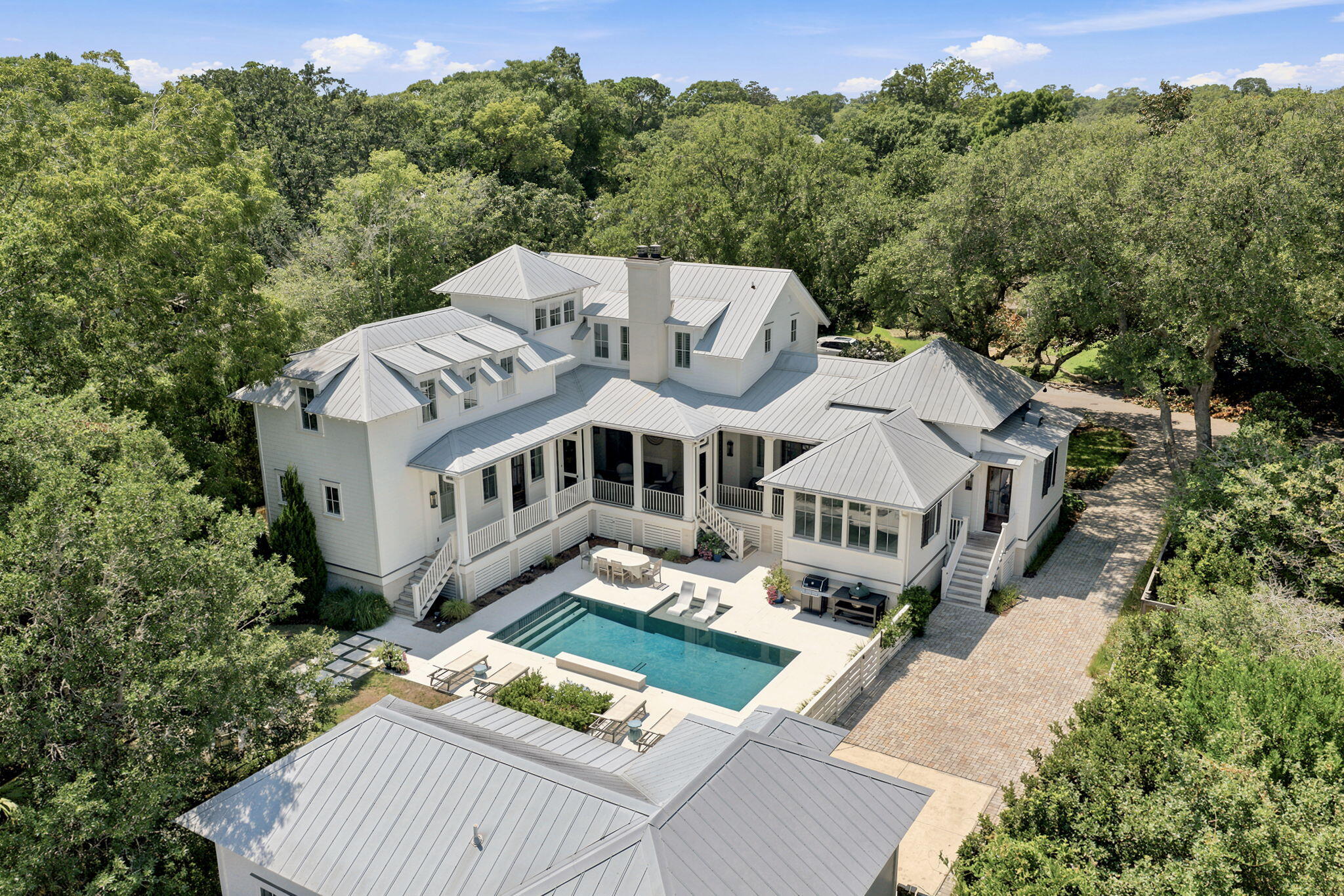 523 Deer Street
