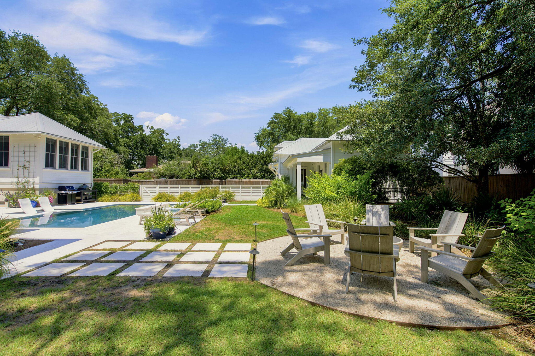 523 Deer Street