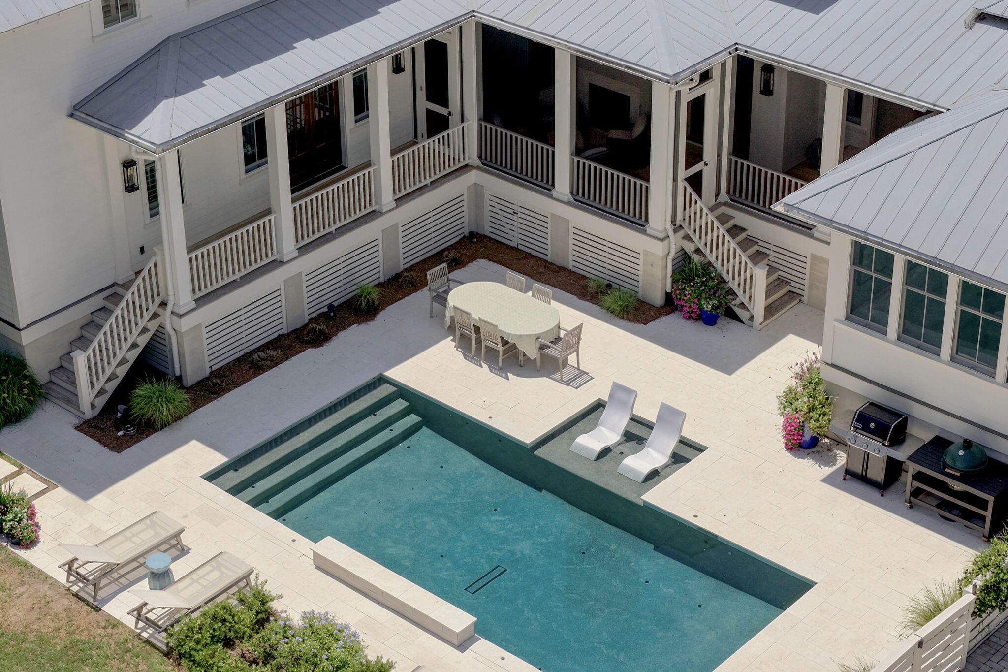 523 Deer Street