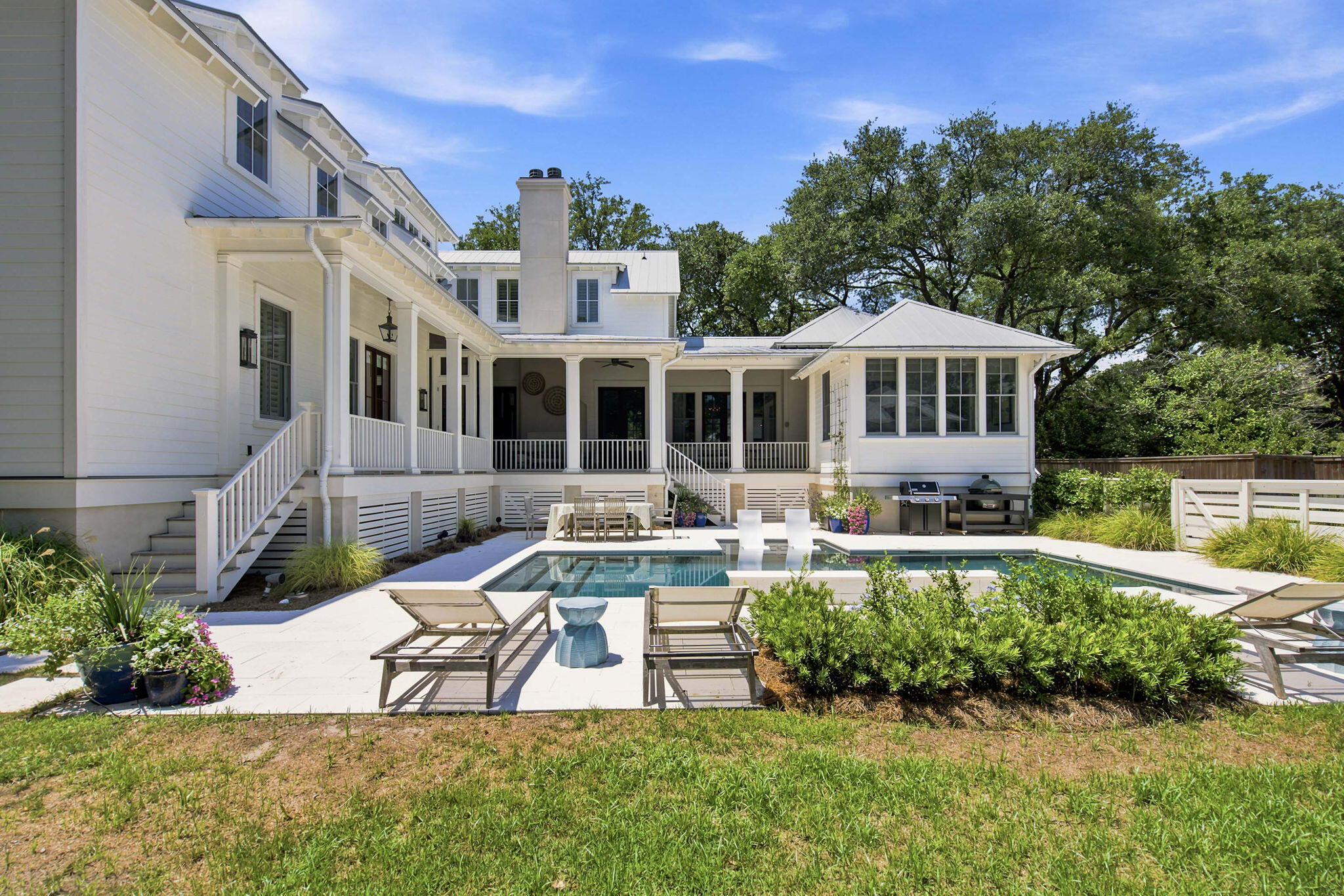 523 Deer Street