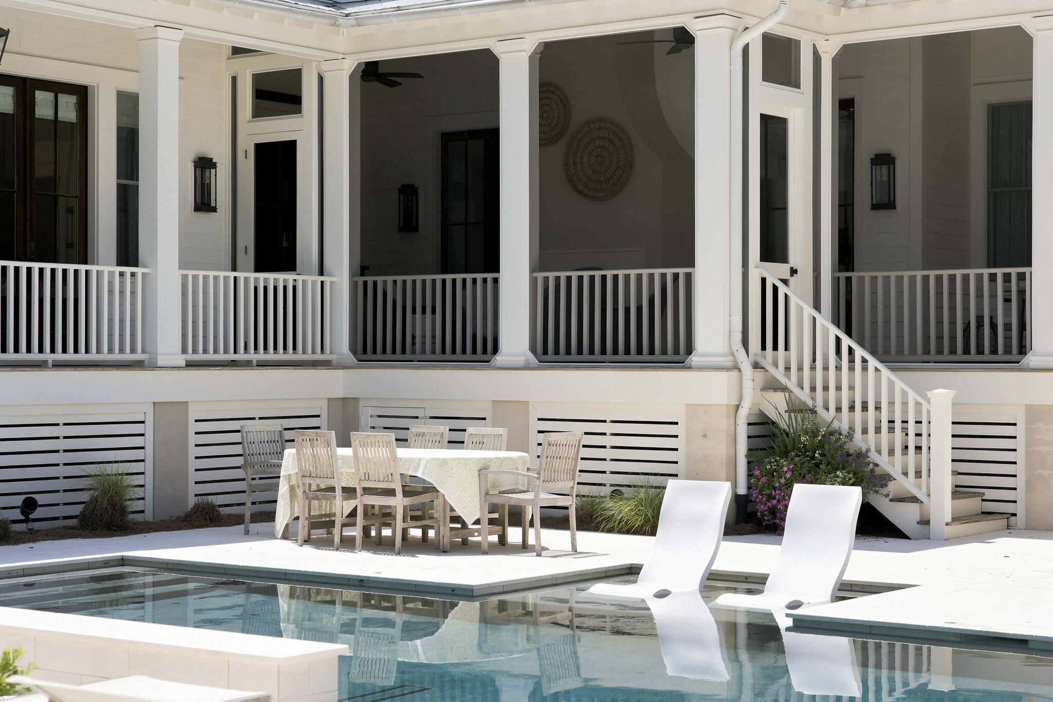 523 Deer Street