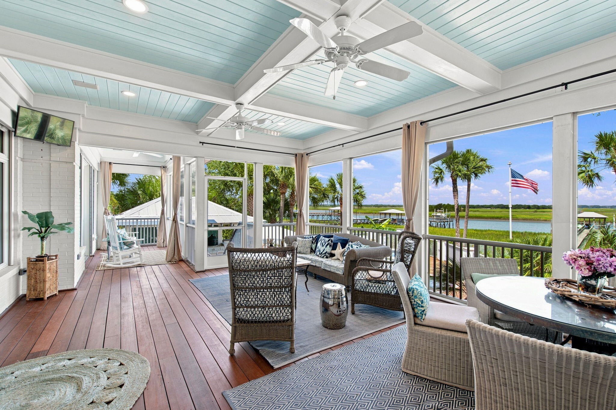 309 Palm Boulevard