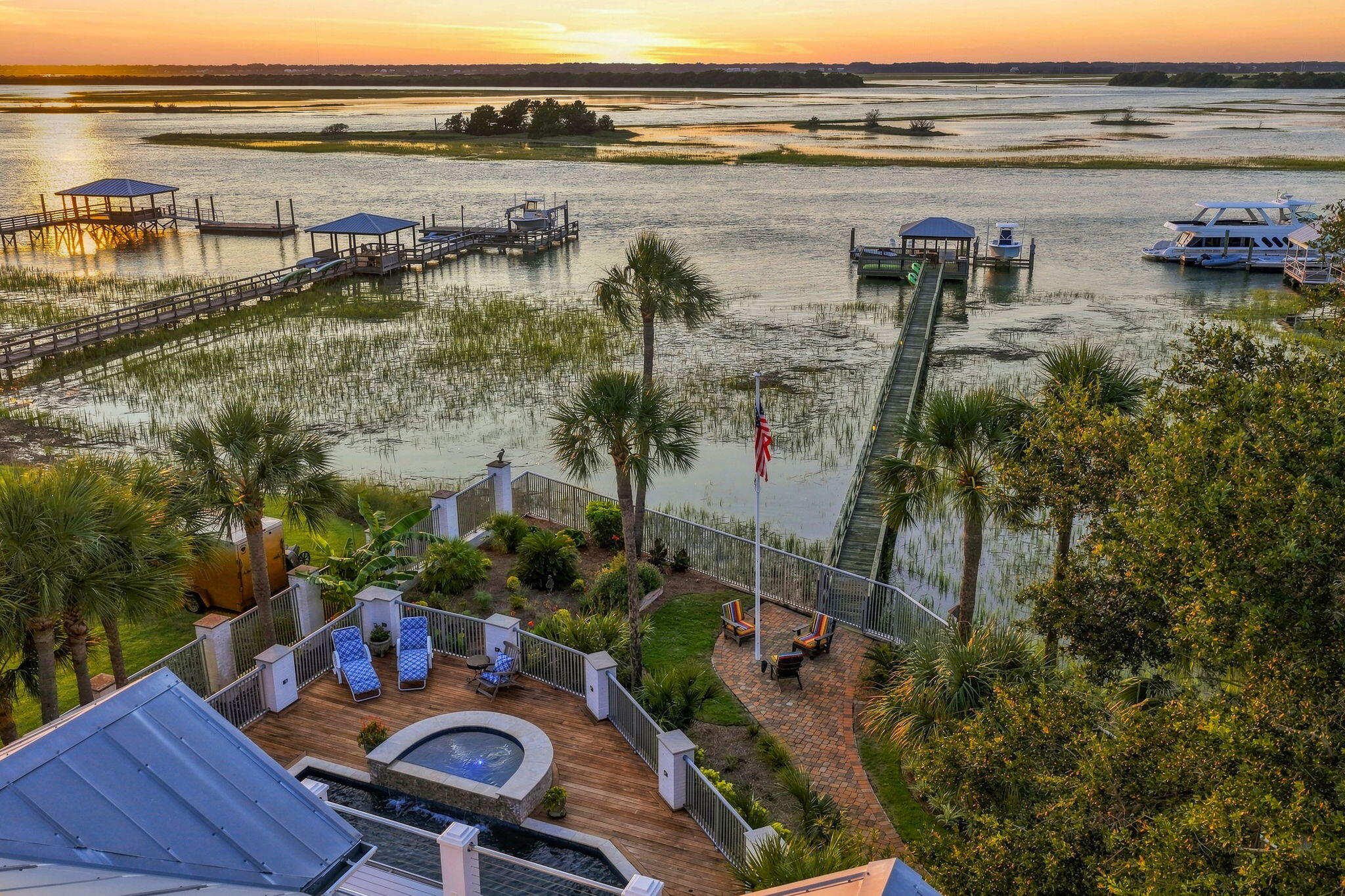 309 Palm Boulevard