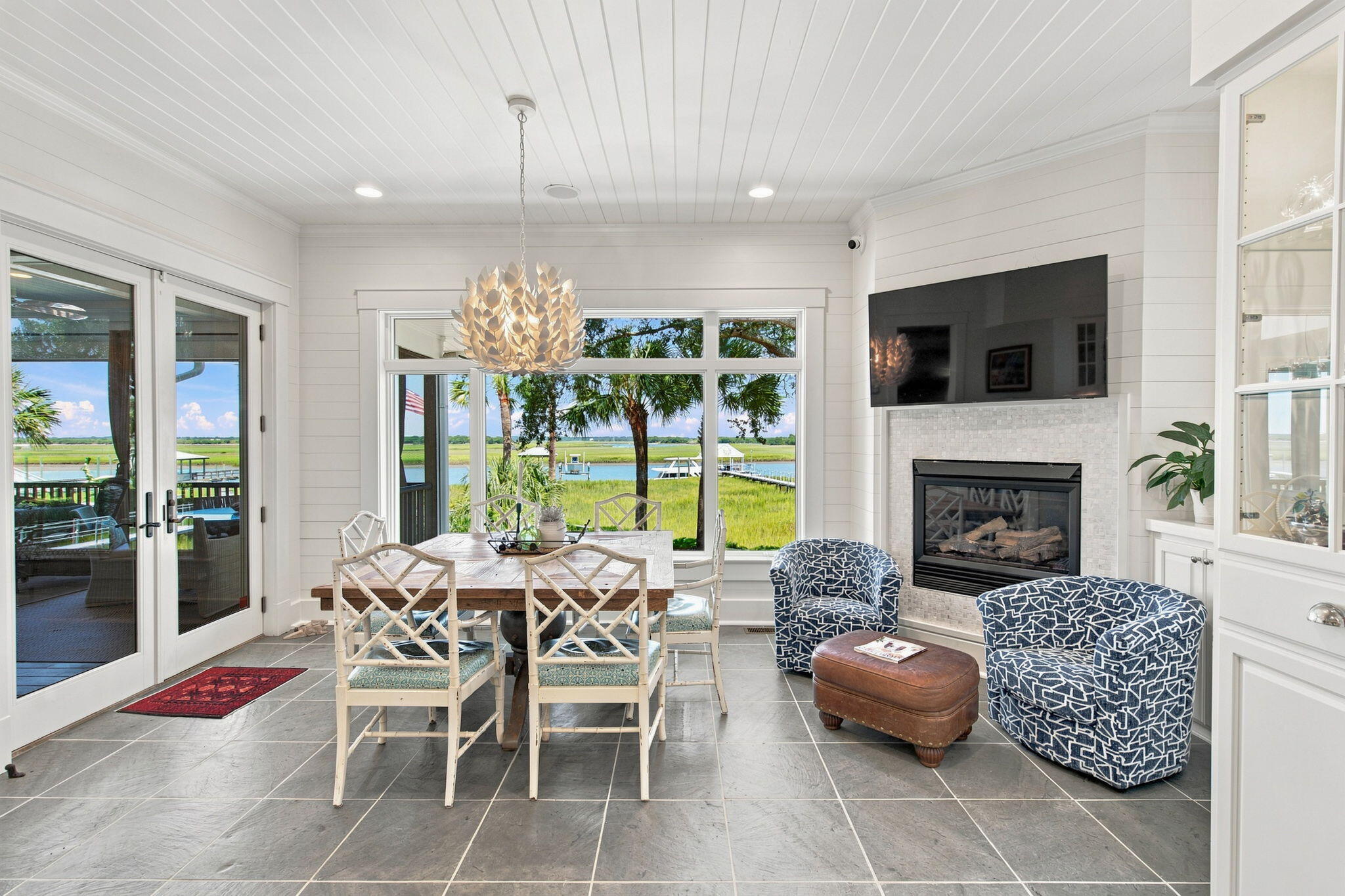 309 Palm Boulevard