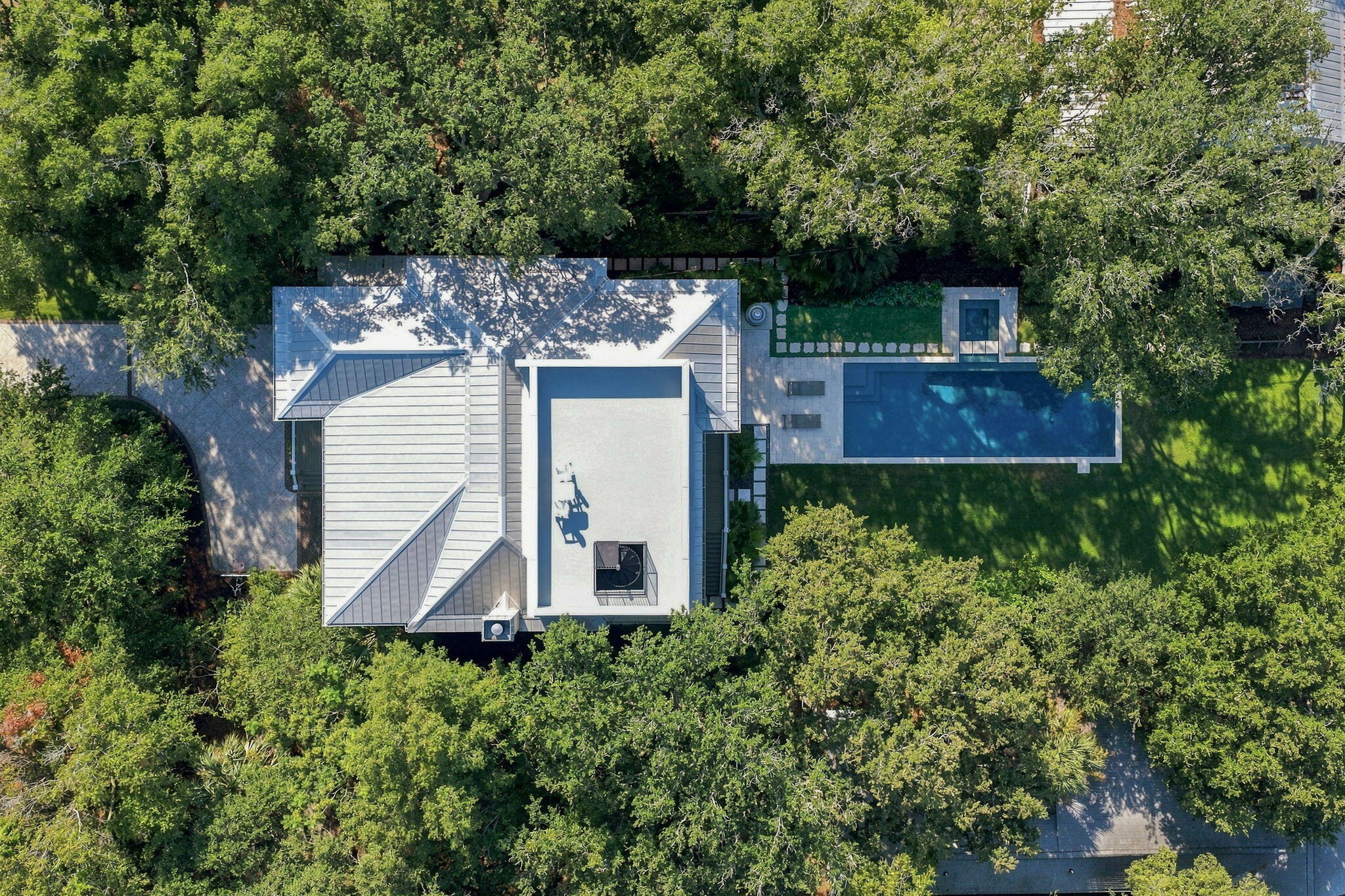 1412 Poe Avenue