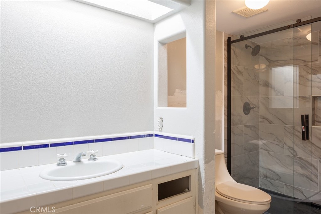 1200 Pacific Coast 325