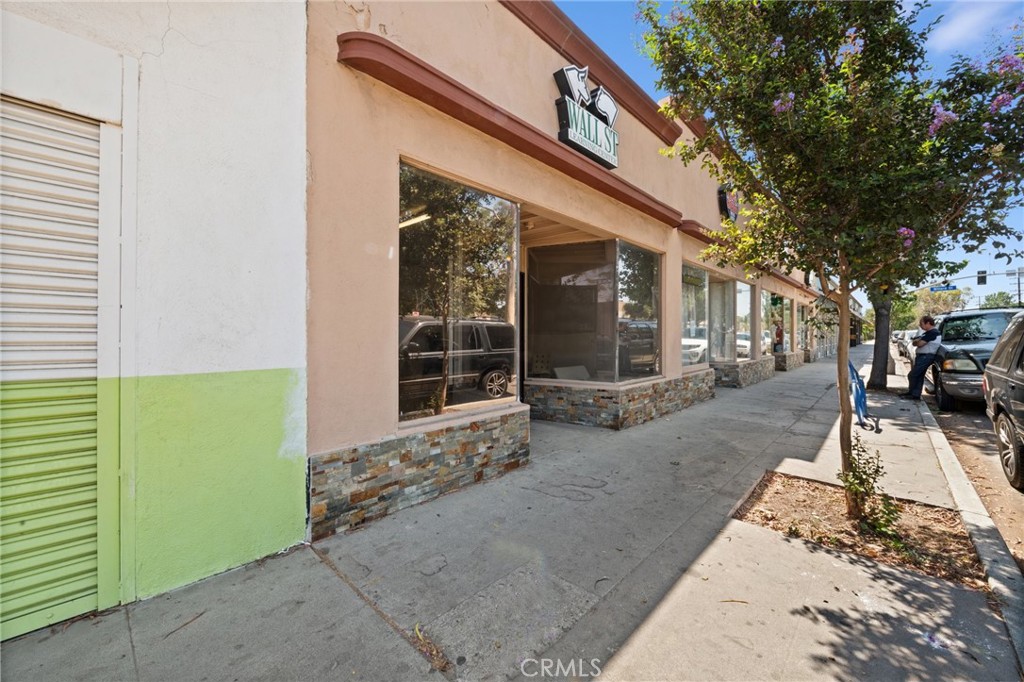 2070 Santa Fe Avenue