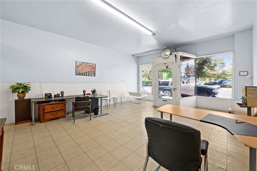 2070 Santa Fe Avenue