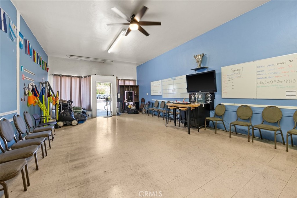 2070 Santa Fe Avenue