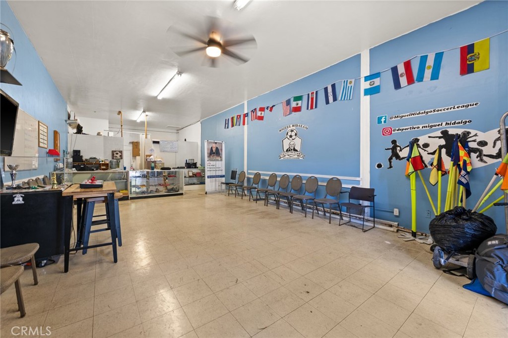 2070 Santa Fe Avenue