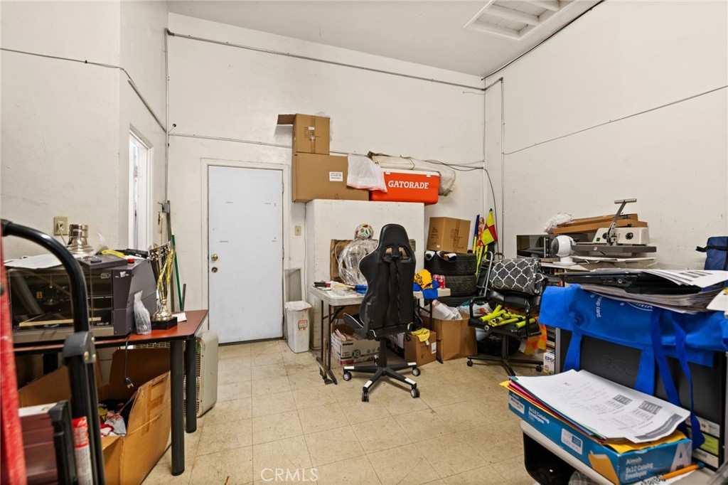 2070 Santa Fe Avenue