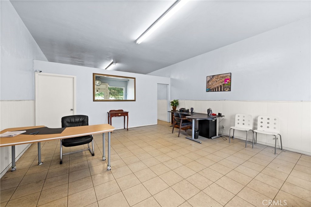 2070 Santa Fe Avenue