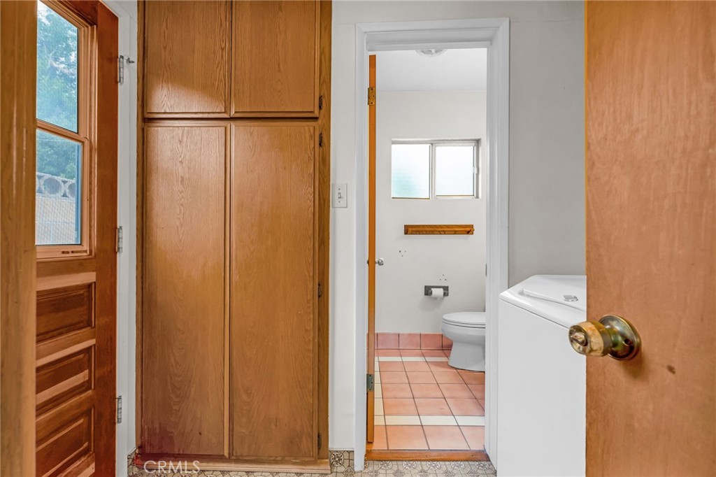 3723 Sandgate Drive