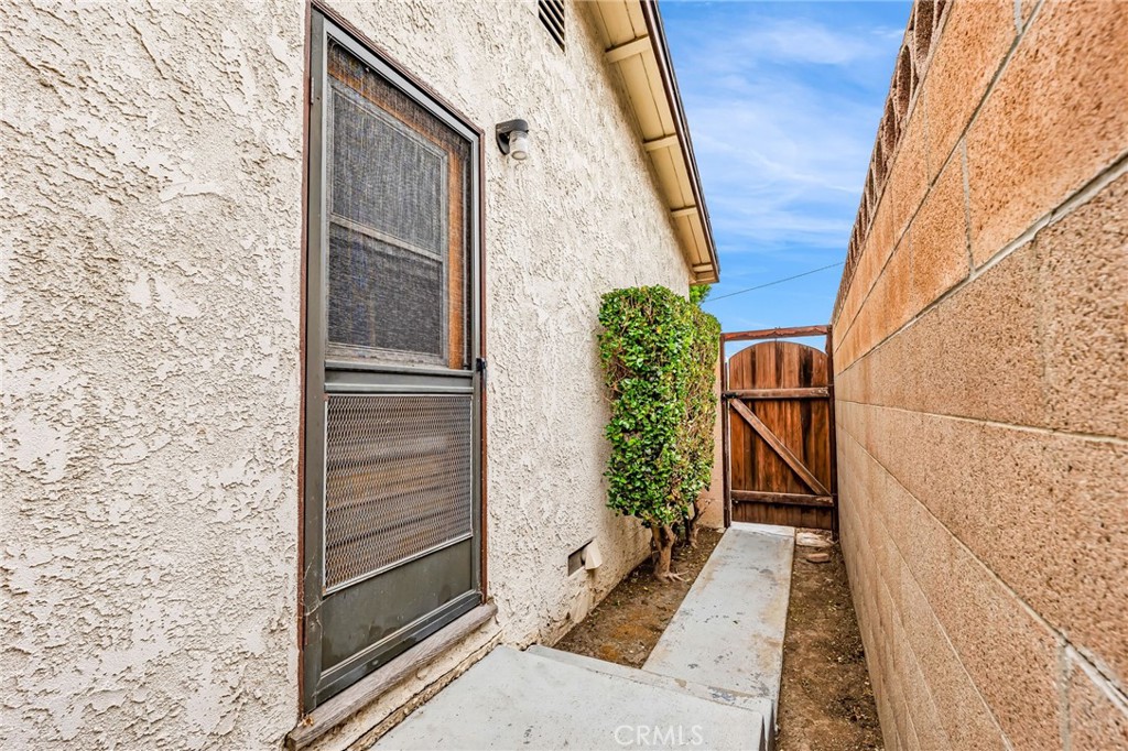 3723 Sandgate Drive