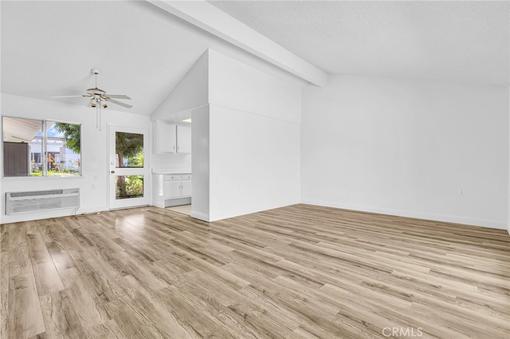 2197 Via Mariposa E B