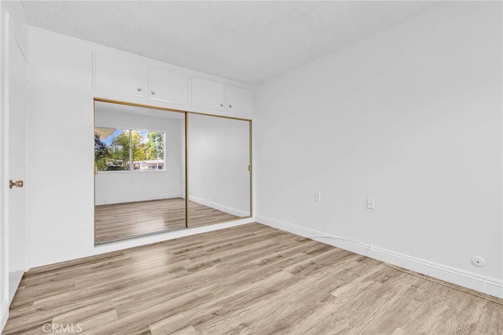 2197 Via Mariposa E B