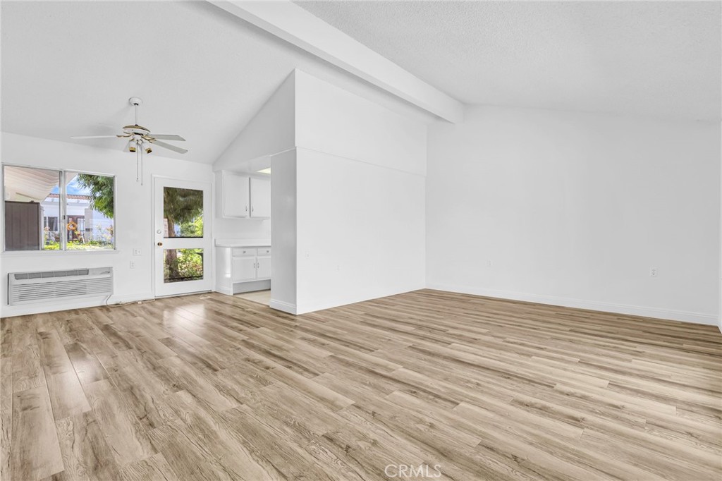 2197 Via Mariposa E B