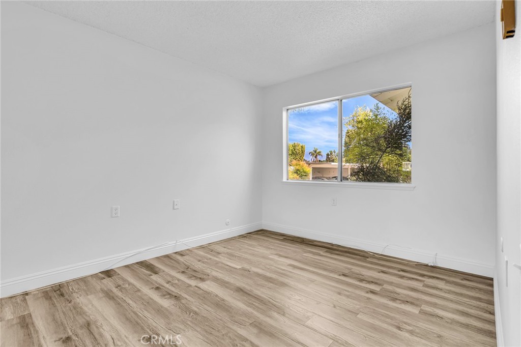 2197 Via Mariposa E B