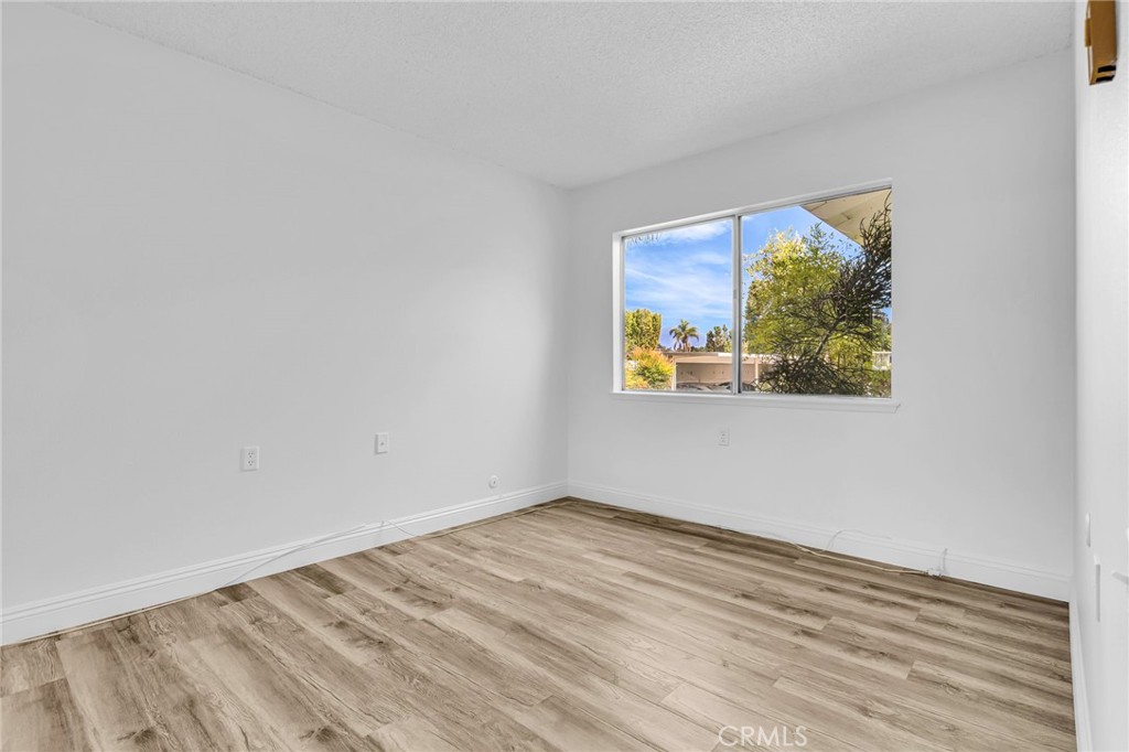 2197 Via Mariposa E B