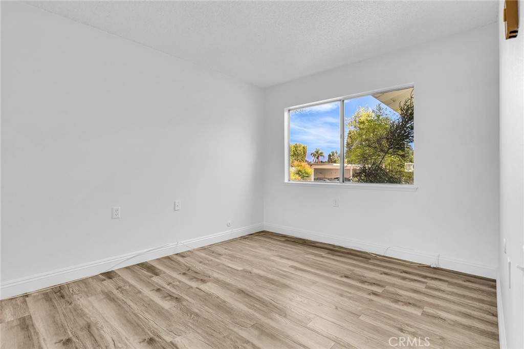 2197 Via Mariposa E B