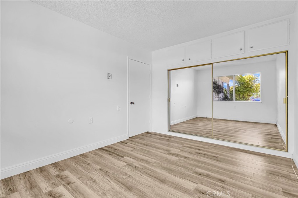 2197 Via Mariposa E B