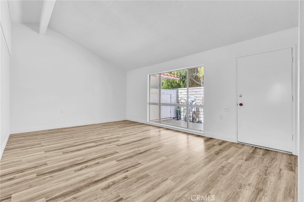 2197 Via Mariposa E B