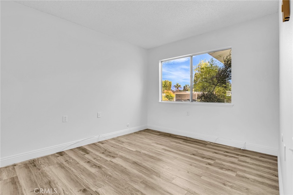 2197 Via Mariposa E B