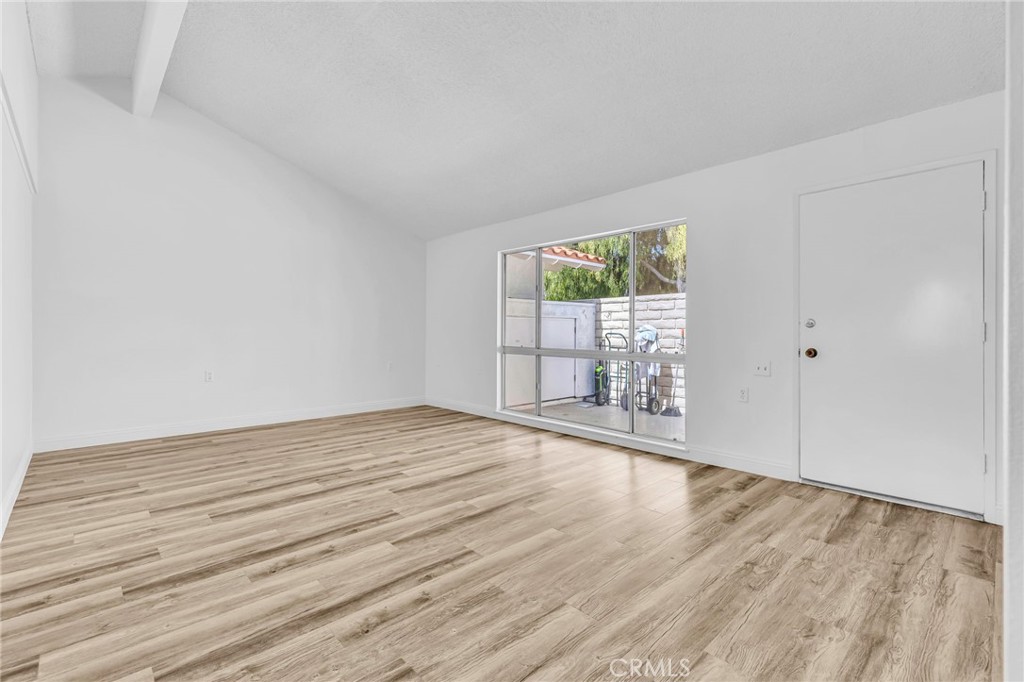 2197 Via Mariposa E B