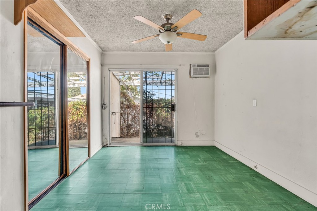 612 E Saxon Avenue