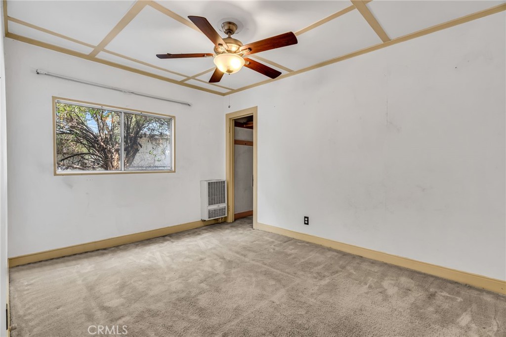 612 E Saxon Avenue