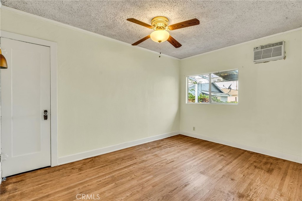 612 E Saxon Avenue